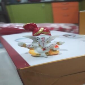 Pagari Ganesh small decorative idol 4 x 1.5 inch